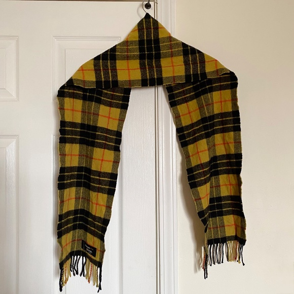 Johnstons of Elgin Merino Wool Fringe Scarf - Picture 6 of 7